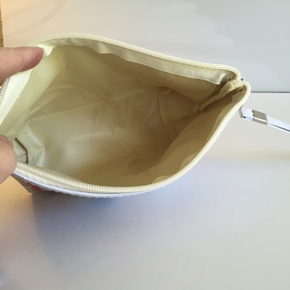 ⛱NWT Shellfish Wristlet/Pouch⛱ - Picture 5 of 6